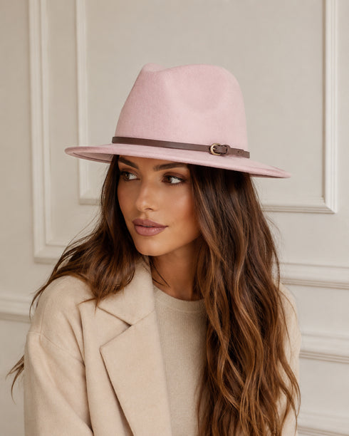 CAPPELLO CON CINTURINO IN ECOPELLE