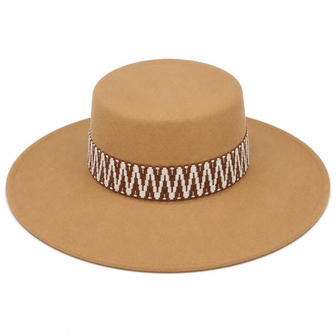 CAPPELLO A TESA LARGA IN FELTRO CAMMELLO CON FASCIA DECORATIVA